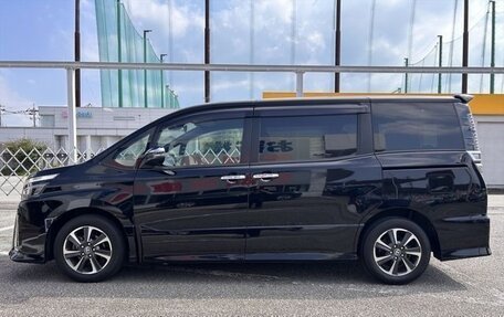 Toyota Voxy III, 2021 год, 2 300 000 рублей, 5 фотография