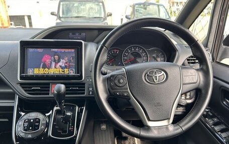 Toyota Voxy III, 2021 год, 2 300 000 рублей, 11 фотография