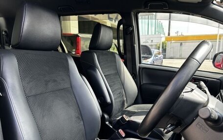 Toyota Voxy III, 2021 год, 2 300 000 рублей, 13 фотография
