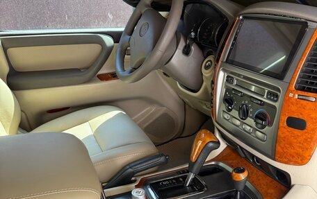 Toyota Land Cruiser 100 рестайлинг 2, 2005 год, 3 000 000 рублей, 3 фотография