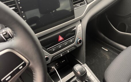 Hyundai Elantra VI рестайлинг, 2016 год, 1 550 000 рублей, 6 фотография