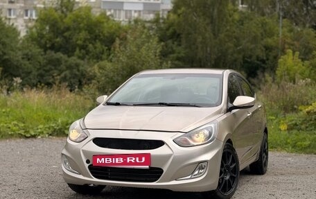 Hyundai Solaris II рестайлинг, 2011 год, 750 000 рублей, 3 фотография