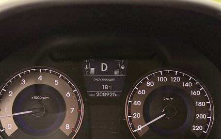 Hyundai Solaris II рестайлинг, 2011 год, 750 000 рублей, 11 фотография