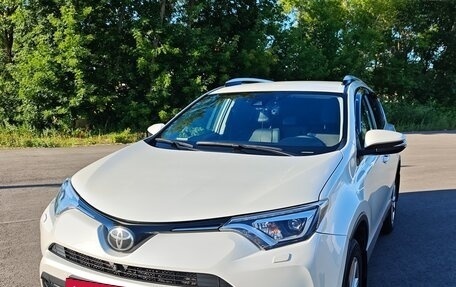Toyota RAV4, 2017 год, 2 350 000 рублей, 3 фотография