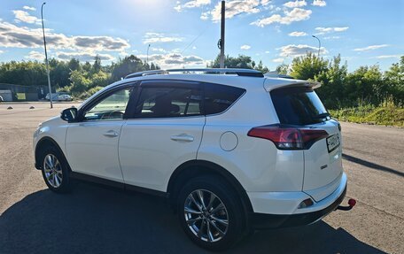 Toyota RAV4, 2017 год, 2 350 000 рублей, 6 фотография