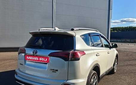 Toyota RAV4, 2017 год, 2 350 000 рублей, 8 фотография