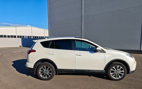Toyota RAV4, 2017 год, 2 350 000 рублей, 10 фотография