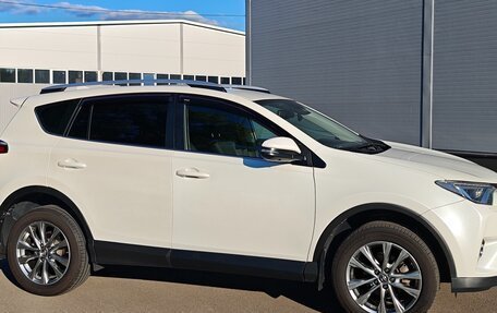 Toyota RAV4, 2017 год, 2 350 000 рублей, 11 фотография
