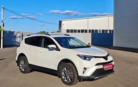 Toyota RAV4, 2017 год, 2 350 000 рублей, 12 фотография