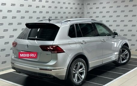 Volkswagen Tiguan II, 2018 год, 3 359 200 рублей, 2 фотография