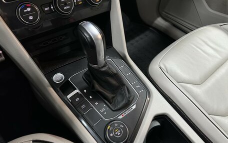 Volkswagen Tiguan II, 2018 год, 3 359 200 рублей, 14 фотография