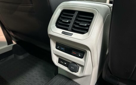 Volkswagen Tiguan II, 2018 год, 3 359 200 рублей, 20 фотография