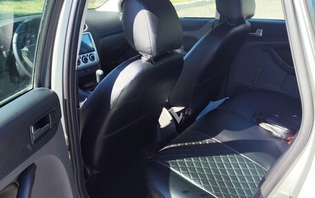 Ford Focus II рестайлинг, 2005 год, 300 000 рублей, 23 фотография