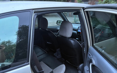 Toyota RAV4, 2002 год, 650 000 рублей, 7 фотография