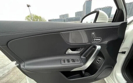 Mercedes-Benz A-Класс, 2022 год, 1 999 000 рублей, 8 фотография