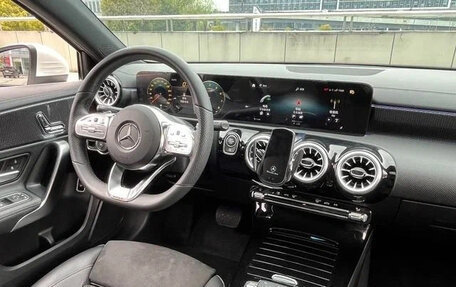 Mercedes-Benz A-Класс, 2022 год, 1 999 000 рублей, 12 фотография