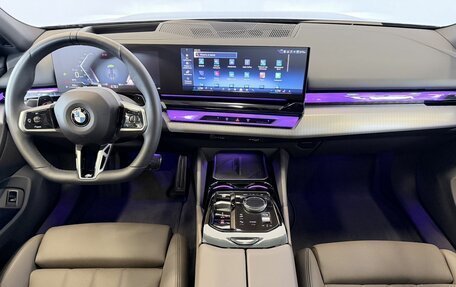 BMW 5 серия, 2025 год, 8 270 000 рублей, 26 фотография