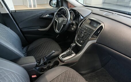 Opel Astra J, 2011 год, 630 000 рублей, 8 фотография