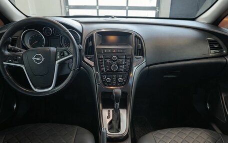Opel Astra J, 2011 год, 630 000 рублей, 10 фотография