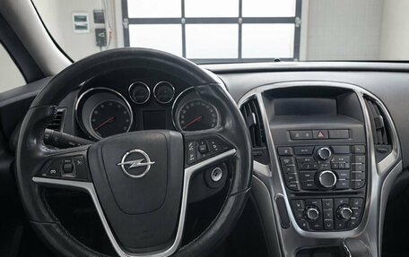 Opel Astra J, 2011 год, 630 000 рублей, 11 фотография