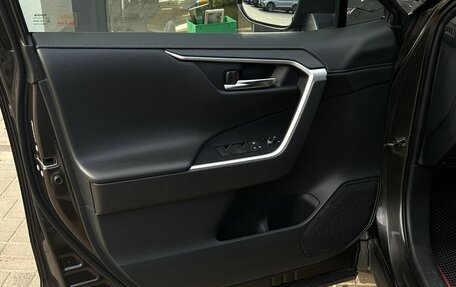 Toyota RAV4, 2021 год, 2 790 000 рублей, 5 фотография