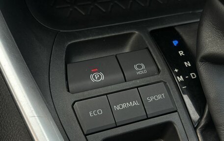 Toyota RAV4, 2021 год, 2 790 000 рублей, 14 фотография