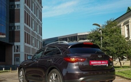 Infiniti QX70, 2016 год, 2 390 000 рублей, 9 фотография