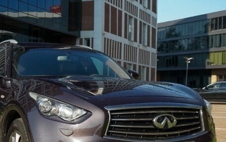 Infiniti QX70, 2016 год, 2 390 000 рублей, 7 фотография