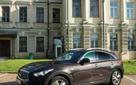 Infiniti QX70, 2016 год, 2 390 000 рублей, 11 фотография