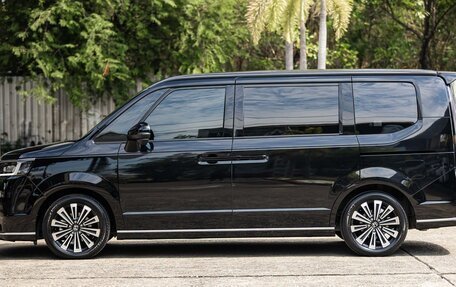 Honda Stepwgn, 2023 год, 2 450 000 рублей, 8 фотография