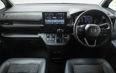 Honda Stepwgn, 2023 год, 2 450 000 рублей, 9 фотография