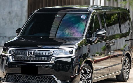 Honda Stepwgn, 2023 год, 2 450 000 рублей, 4 фотография