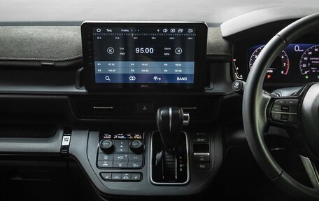 Honda Stepwgn, 2023 год, 2 450 000 рублей, 12 фотография
