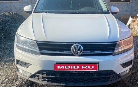 Volkswagen Tiguan II, 2017 год, 1 850 000 рублей, 2 фотография