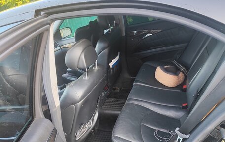 Mercedes-Benz E-Класс, 2004 год, 670 000 рублей, 9 фотография
