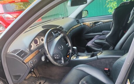 Mercedes-Benz E-Класс, 2004 год, 670 000 рублей, 10 фотография