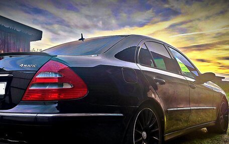 Mercedes-Benz E-Класс, 2004 год, 670 000 рублей, 4 фотография