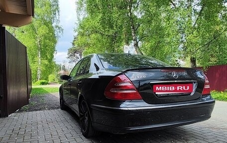 Mercedes-Benz E-Класс, 2004 год, 670 000 рублей, 3 фотография