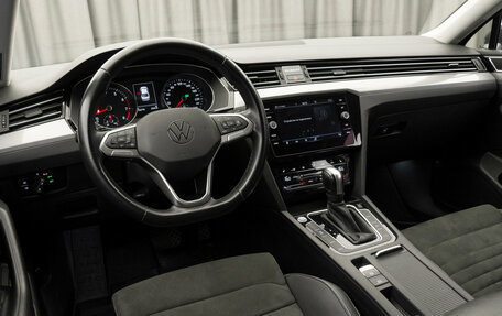 Volkswagen Passat B8 рестайлинг, 2021 год, 2 450 000 рублей, 7 фотография
