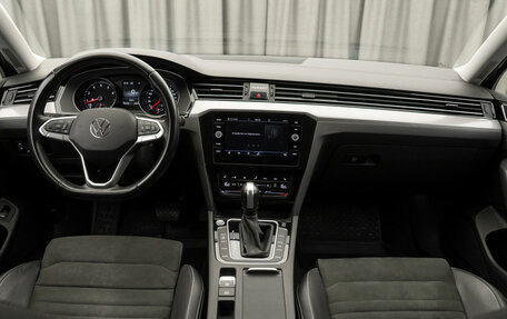 Volkswagen Passat B8 рестайлинг, 2021 год, 2 450 000 рублей, 8 фотография