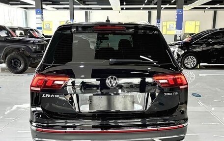 Volkswagen Tiguan II, 2023 год, 2 565 000 рублей, 5 фотография