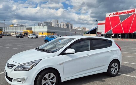 Hyundai Solaris II рестайлинг, 2014 год, 720 000 рублей, 2 фотография