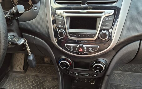 Hyundai Solaris II рестайлинг, 2014 год, 720 000 рублей, 11 фотография
