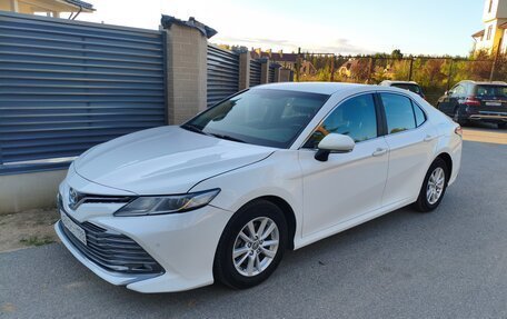 Toyota Camry, 2018 год, 2 150 000 рублей, 2 фотография