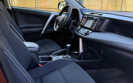Toyota RAV4, 2016 год, 2 195 000 рублей, 10 фотография