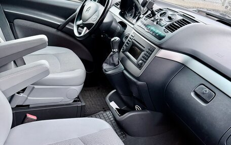 Mercedes-Benz Viano, 2010 год, 2 100 000 рублей, 15 фотография