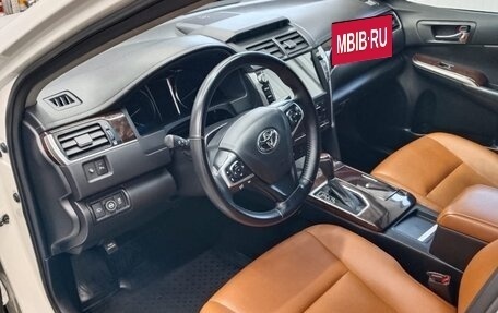 Toyota Camry, 2017 год, 2 100 000 рублей, 6 фотография