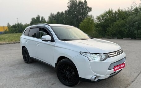 Mitsubishi Outlander III рестайлинг 3, 2012 год, 1 749 000 рублей, 2 фотография