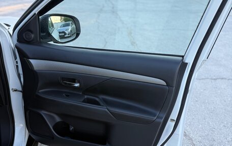 Mitsubishi Outlander III рестайлинг 3, 2012 год, 1 749 000 рублей, 8 фотография