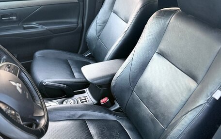 Mitsubishi Outlander III рестайлинг 3, 2012 год, 1 749 000 рублей, 12 фотография